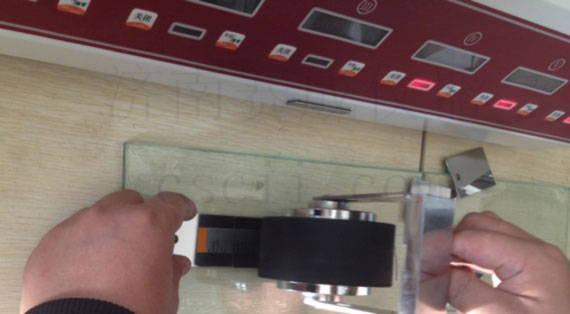 運用濟南賽成CZY-6S持粘性檢測儀,測試不干膠標簽持粘性試驗 運用濟南賽成CZY-6S持粘性檢測儀,測試不干膠標簽持粘性試驗