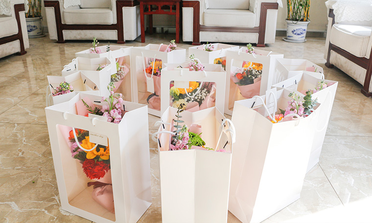 愛(ài)在三八節(jié),情暖半邊天 濟(jì)南賽成為女員工送上節(jié)日祝福